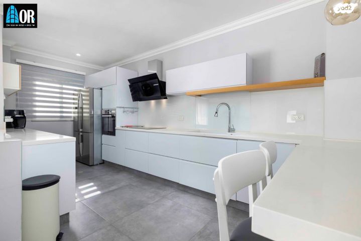 דירה, אפרים קישון, חתני פרס ישראל, באר יעקב