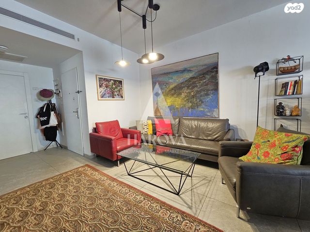 דירה, שמואל ירחינאי, צהלון, שיכוני חסכון, תל אביב יפו