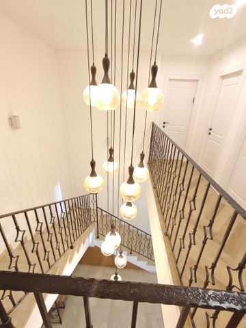 דו משפחתי, בית אריה / עופרים