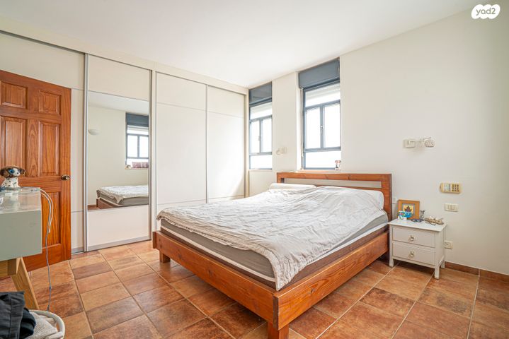 דו משפחתי, אלכסנדר פן, הוד השרון