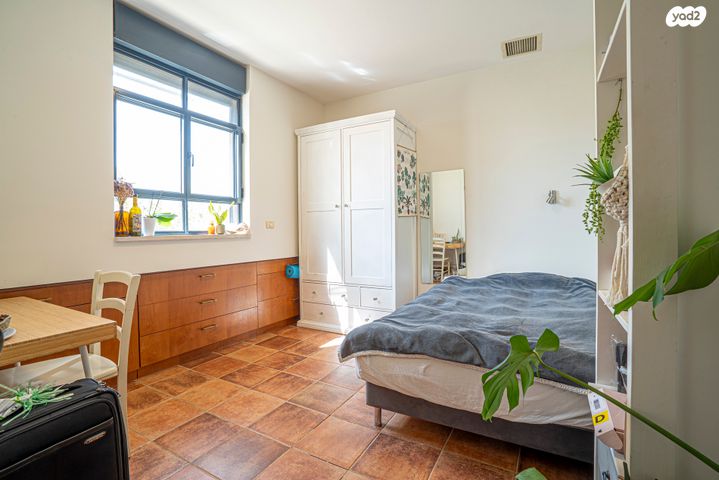 דו משפחתי, אלכסנדר פן, הוד השרון