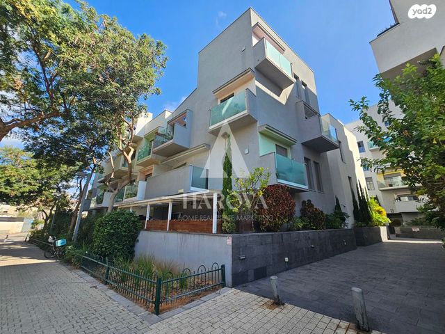 דירה, שמואל ירחינאי, צהלון, שיכוני חסכון, תל אביב יפו