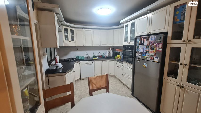 דירה, משה דיין, בן גוריון, חולון