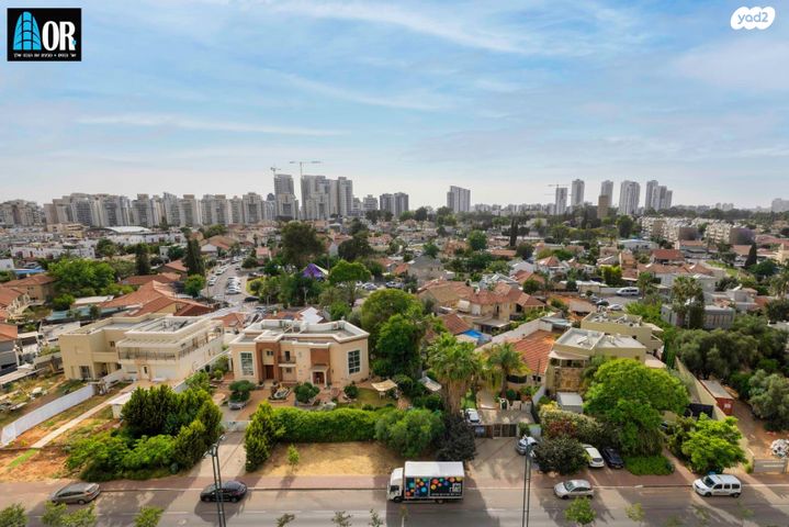 דירה, אפרים קישון, חתני פרס ישראל, באר יעקב