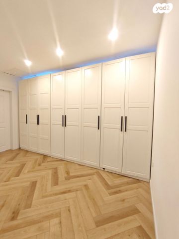 דו משפחתי, בית אריה / עופרים