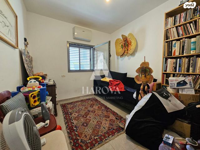 דירה, שמואל ירחינאי, צהלון, שיכוני חסכון, תל אביב יפו