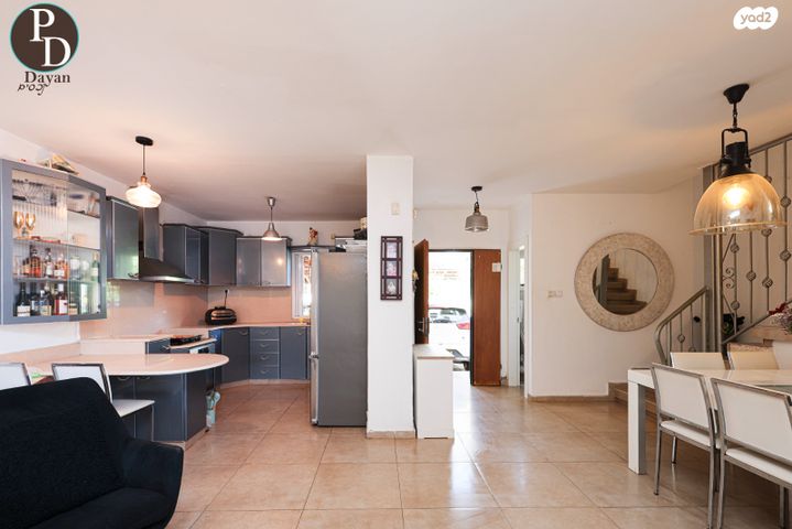 דו משפחתי, כפר יונה