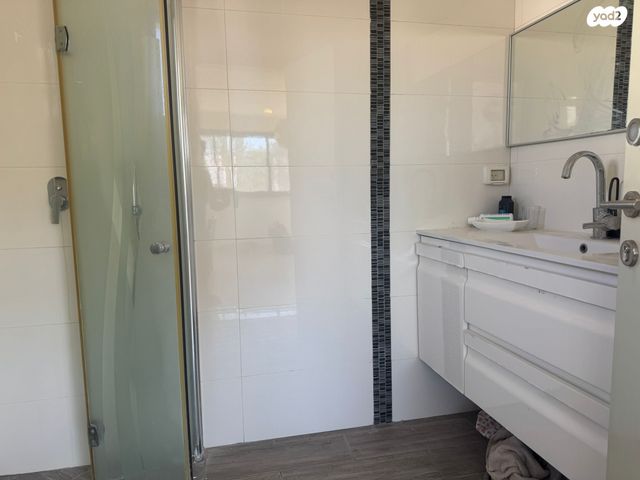 דו משפחתי, סחלב, מורד ההר, שלומי