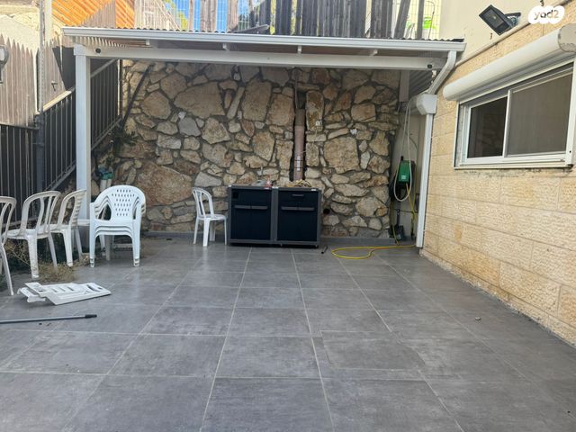 דו משפחתי, סחלב, מורד ההר, שלומי