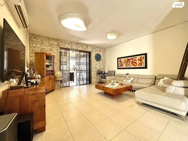 בית פרטי/ קוטג', גני מנחם, באר יעקב