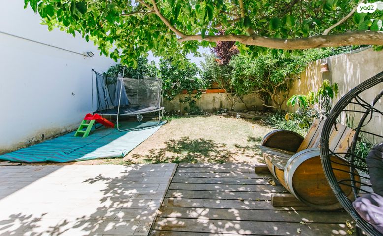 דו משפחתי, עזרא ונחמיה, עמישב, פתח תקווה