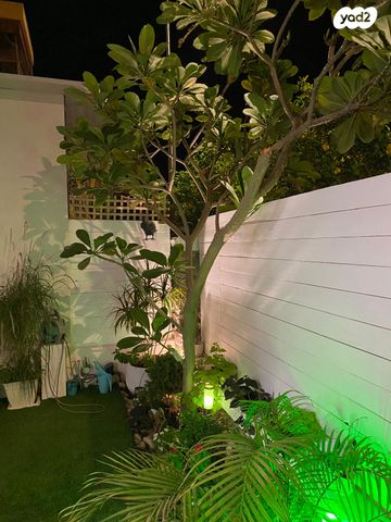 דירת גן, רות המואביה 27, האמהות, שחמון, רובע 9, אילת