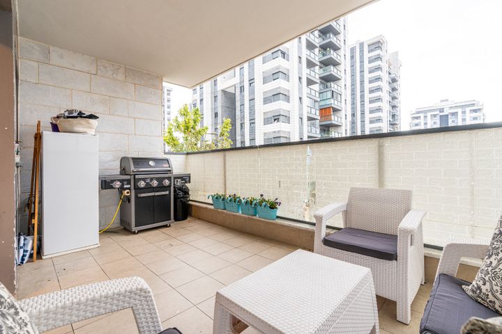 דירה, מאיר עמית, נווה אור, אור עקיבא