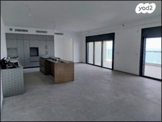 דירה, אמנון ליפקין שחק, נוף הטיילת, נתניה