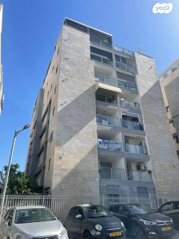 דירה, גבעת התחמושת 14, קרית שרת מערב, חולון