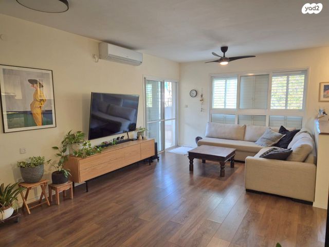 דירה, פורצי הדרך, נווה עמל, הרצליה