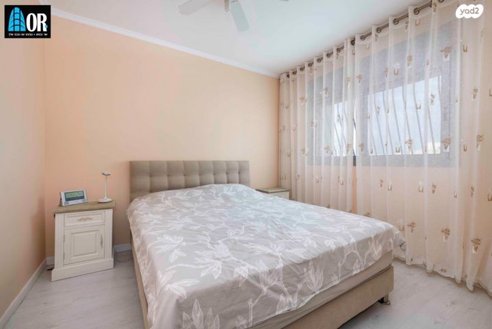 דירה, אפרים קישון, חתני פרס ישראל, באר יעקב