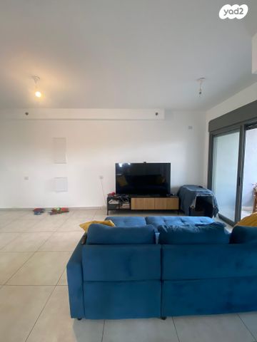 דירה, כפר סבא