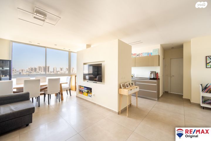 נווה יהושע, ערמונים