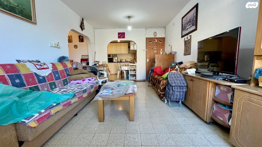 דירה, רבי עקיבא, מורדות ב, טבריה