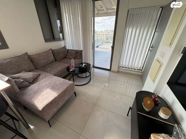 גג/ פנטהאוז, ריינס, רסקו א', חולון