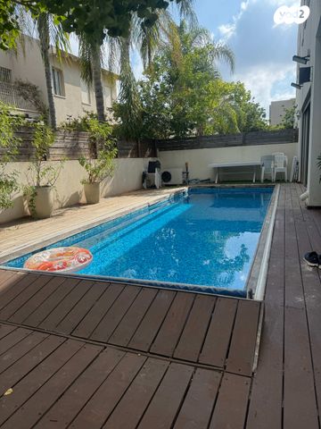 דו משפחתי, 212 מערב, אבן יהודה