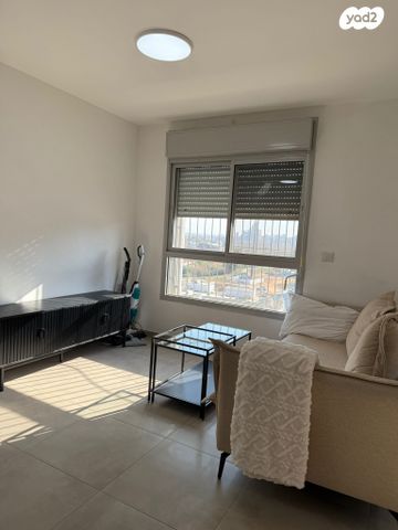 דירה, שבט אפרים, אחיסמך, לוד