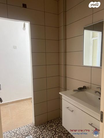 דירה, אלוף שמחוני 5, הפועל המזרחי ג', שיכון ג', בני ברק