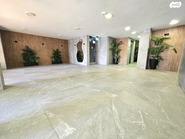 גג/ פנטהאוז, שדרות הרב לוין 5, גני מרום, רמת גן