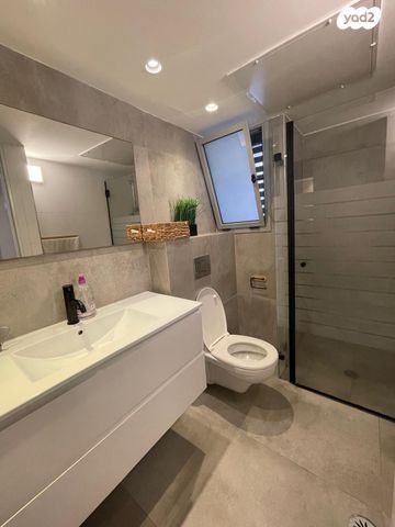 דירה, גבעת התחמושת 14, קרית שרת מערב, חולון