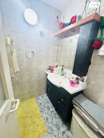 דירה, לוחמי הגטאות, צור שלום, קרית ביאליק