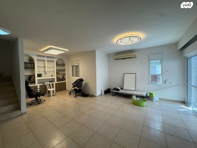 דו משפחתי, סחלב, מורד ההר, שלומי