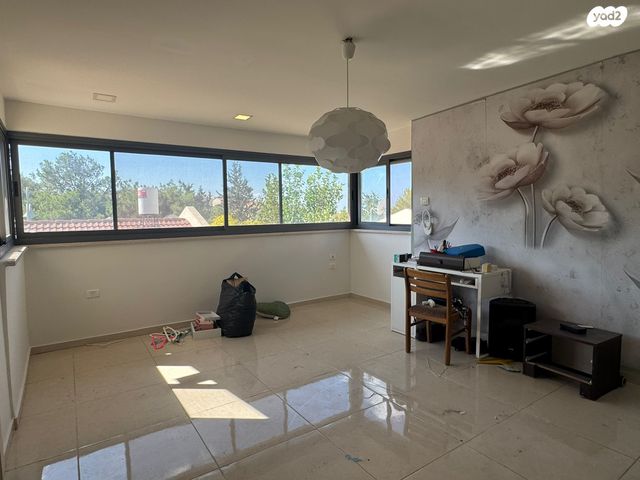 דו משפחתי, סחלב, מורד ההר, שלומי