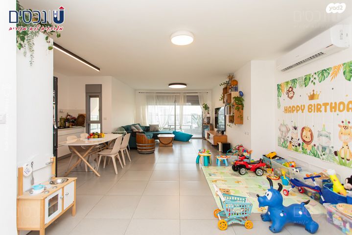 דירה, גלי כרמל, טירת כרמל