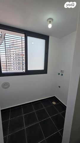 דירה, אמנון ליפקין שחק, נוף הטיילת, נתניה