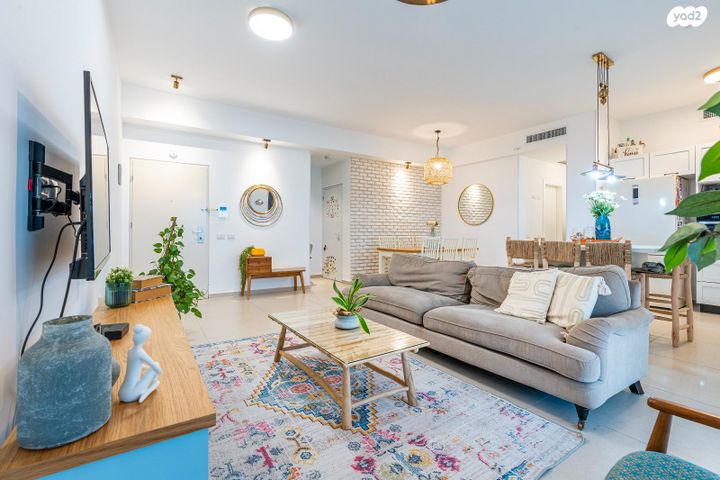 דירה, מור, אור ים, אור עקיבא