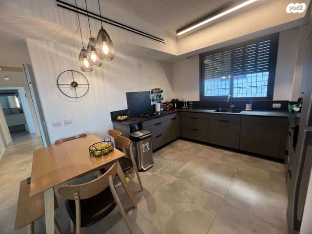 דירה, כנפי נשרים, תל יהודה, רמת גן