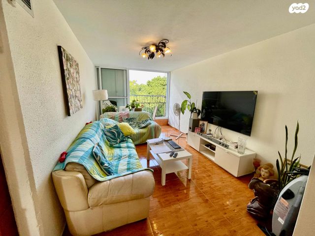 דירה, הרב לוי 15, רמת הנשיא, בת ים