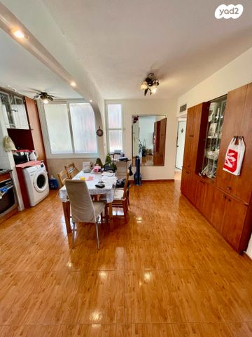 דירה, הרב לוי 15, רמת הנשיא, בת ים