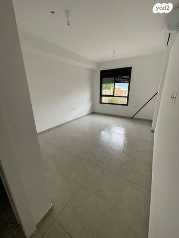 דירת גן, עיר היין, אשקלון