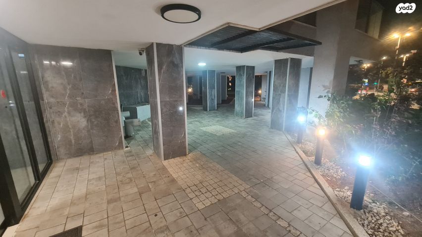 דירה, משה דיין, בן גוריון, חולון