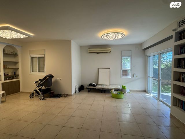 דו משפחתי, סחלב, מורד ההר, שלומי