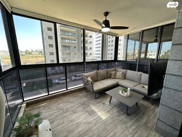 דירה, יעקב דורי, נאות שמיר, רמלה