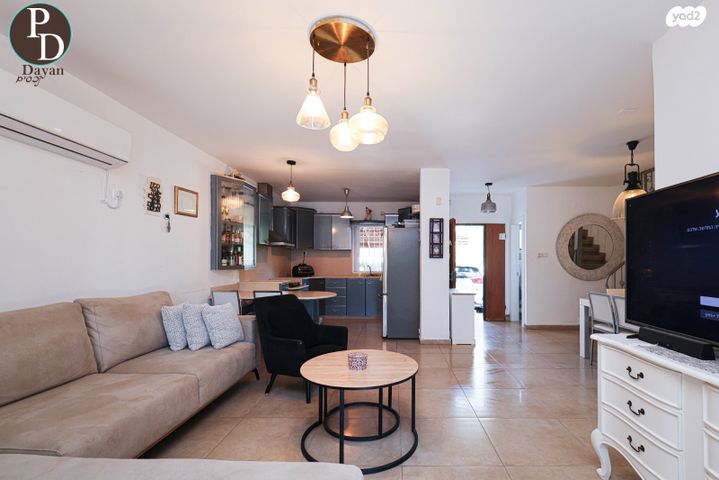 דו משפחתי, כפר יונה