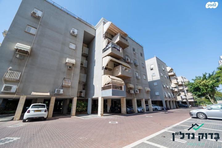 דירה, אורי צבי גרינברג 11, בן גוריון, חולון