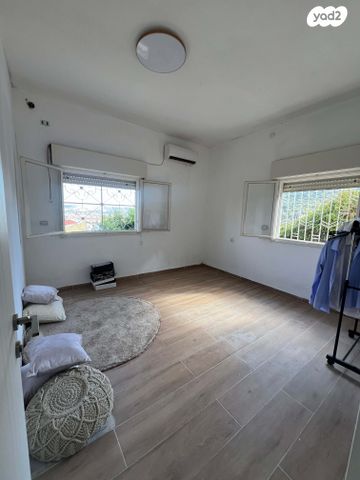 בית פרטי/ קוטג', קיבוץ גלויות, גבעת נשר, נשר