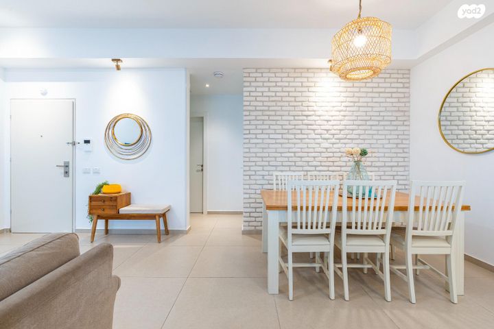 דירה, מור, אור ים, אור עקיבא