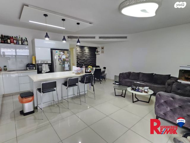 ליאון בלום 27