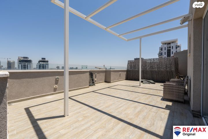 גג/ פנטהאוז, נווה יהושע, ערמונים, רמת גן