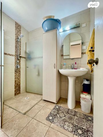 דירה, הרב לוי 15, רמת הנשיא, בת ים